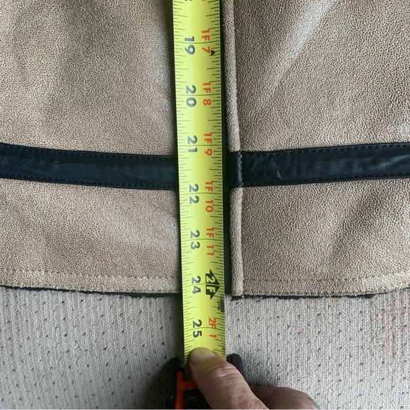 Guess shearling jacket. Xs - Picture 6 of 6